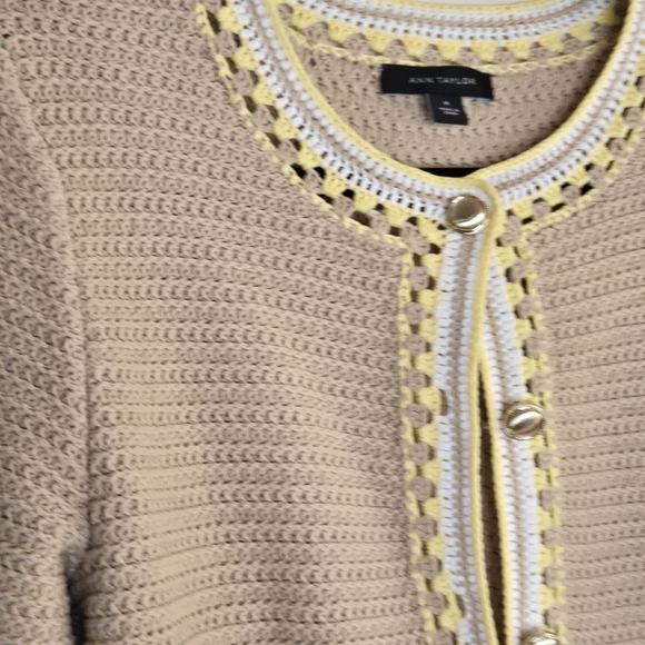 ANN TAYLOR Lady Jacket Crochet Knit Button Up Cardigan 2024 Cream Tan Yellow - Picture 5 of 12